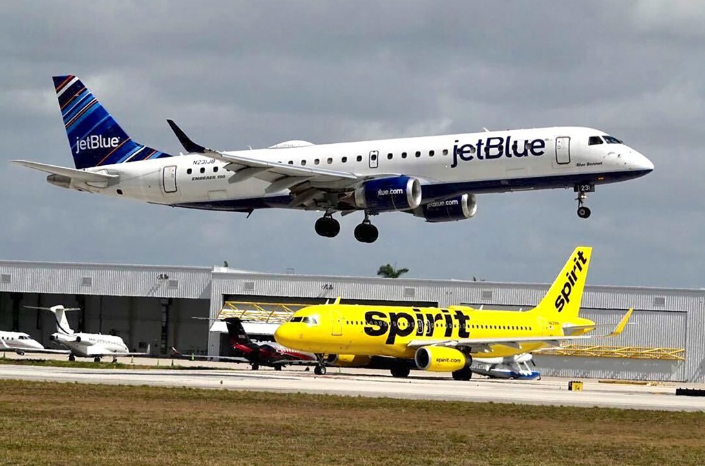 Судья процитировал «Les Miz», блокируя слияние JetBlue и Spirit Airlines