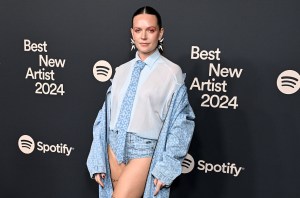 Туве Ло на вечеринке Spotify Best New Artist, которая прошла в Paramount Studios 1 февраля 2024 года в Лос-Анджелесе, Калифорния.